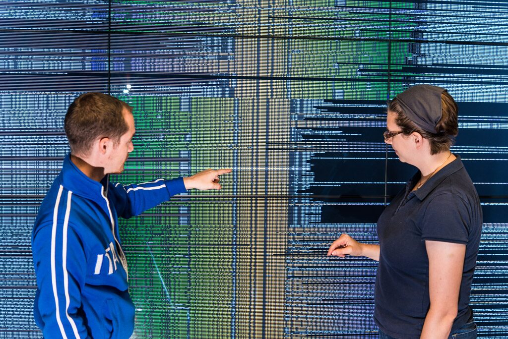 BactoGeNIE, the Bacterial Gene Neighborhood Investigation Environment