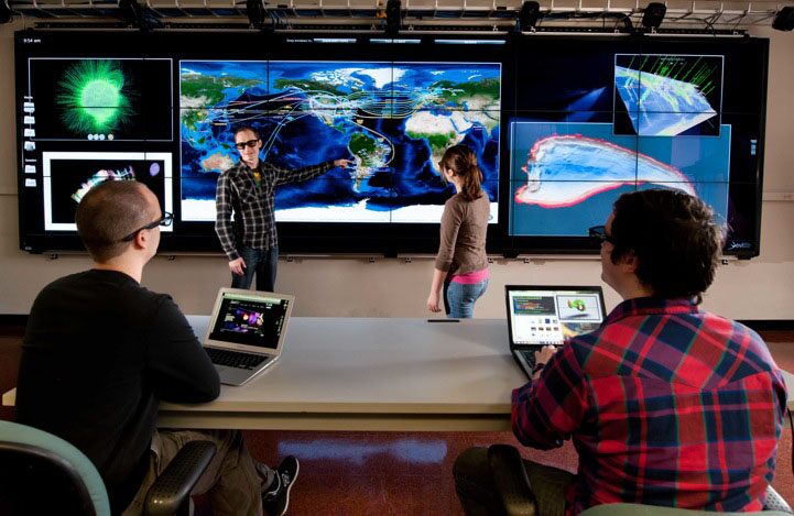 Technology Transfer: UIC / EVL Partners with Industry to Advance 3D Visualization Display Technology