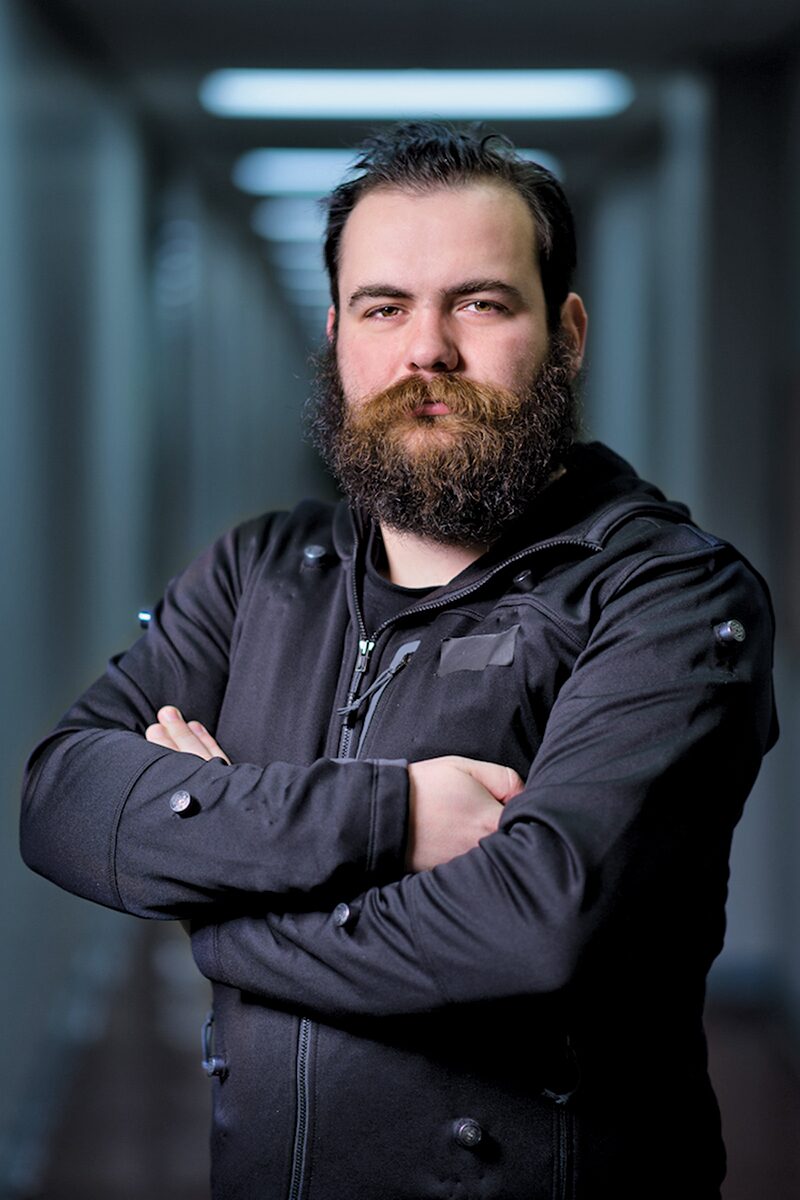 UIC alumnus Victor Mateevitsi’s SpiderSense jacket included in MSI’s Wired to Wear™ exhibition